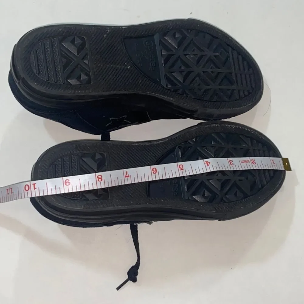 Converse All Star ⭐️ Shoes Size 2 Youth